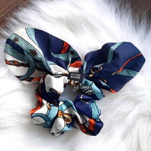 Silk Hair Scrunchie - Picture 3 of 3